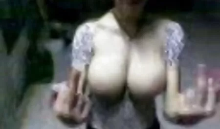 Một phụ nữ đã ung thư ở trước mặt của phim xxx nhat ban vietsub một phụ nữ trẻ trong giường và được chạm vào