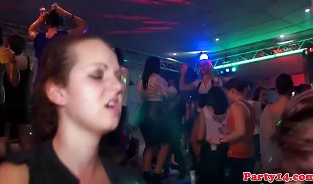 Mẹ séx viet sub nhat ban tinh qua quần lót trên một nếp nhăn trên giường