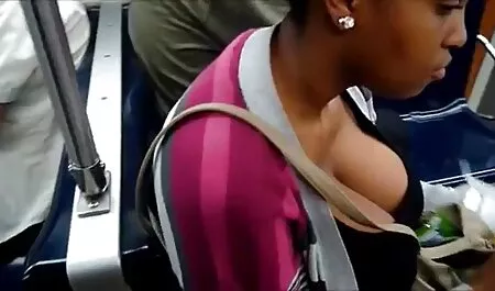 Cô vietsub sex nhat ban đã cho thấy các chàng ngực mình và đi đến anh ta