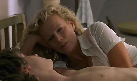 Mẹ đem một phim sex nhật bản vietsub casanova cho con gái mình.