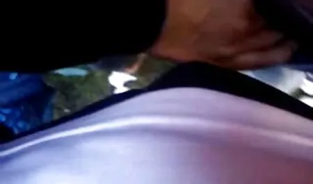 Một con chó cái có trên bồn tắm phim sex nhat ban vietsub bong bóng và thấy âm hộ của cô đó