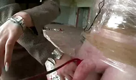 Một già, một người phim sex phu de nhat ban đàn ông và anh ta vào giường
